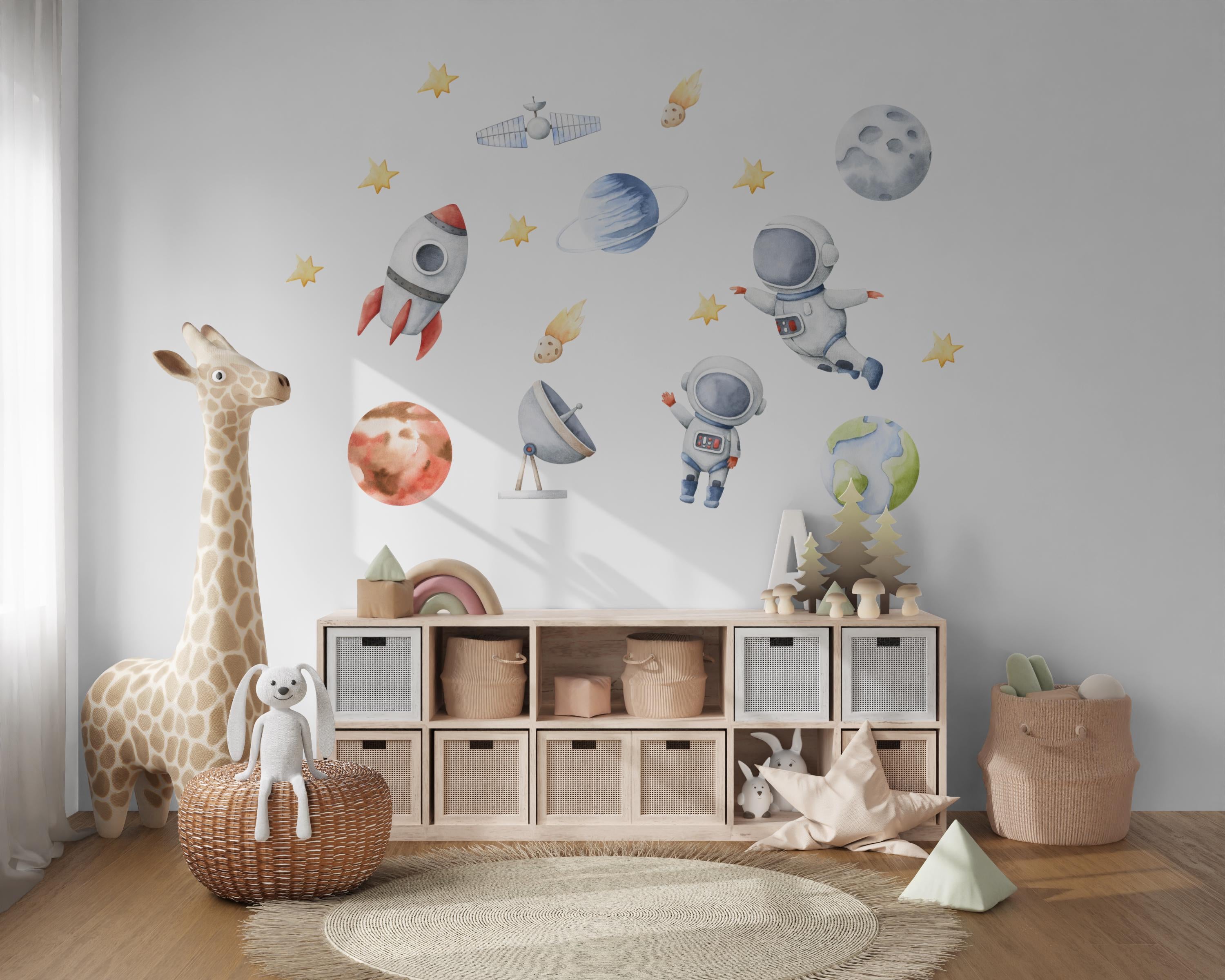 Wandtatoo Wandbild Wandaufkleber Wandsticker Kinderzimmer personalisiert Astronaut Planeten Weltraum für das Babyzimmer