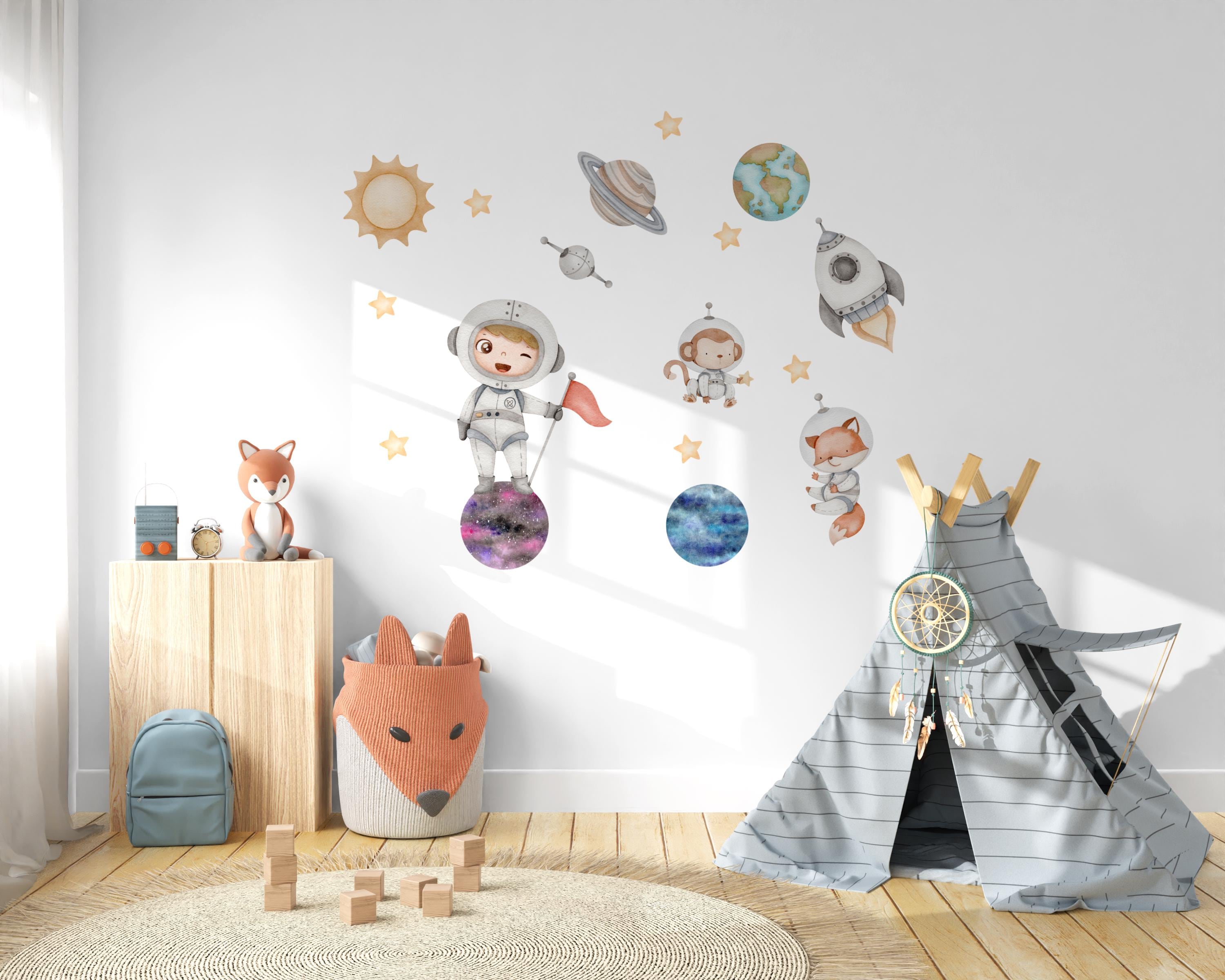 Wandtatoo Wandbild Wandaufkleber Wandsticker Kinderzimmer personalisiert Astronaut Planeten Weltraum für das Babyzimmer