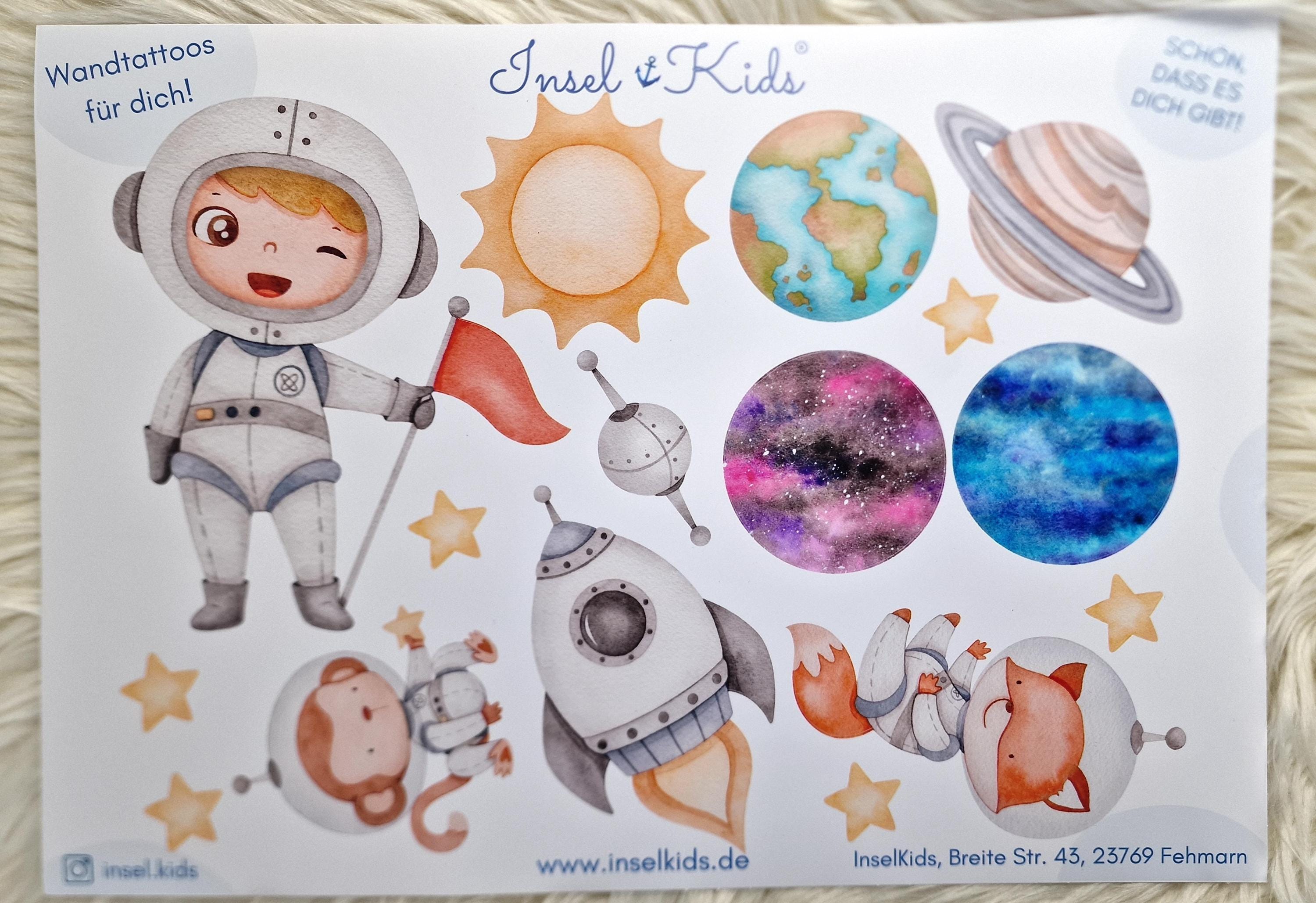 Wandtatoo Wandbild Wandaufkleber Wandsticker Kinderzimmer personalisiert Astronaut Planeten Weltraum für das Babyzimmer