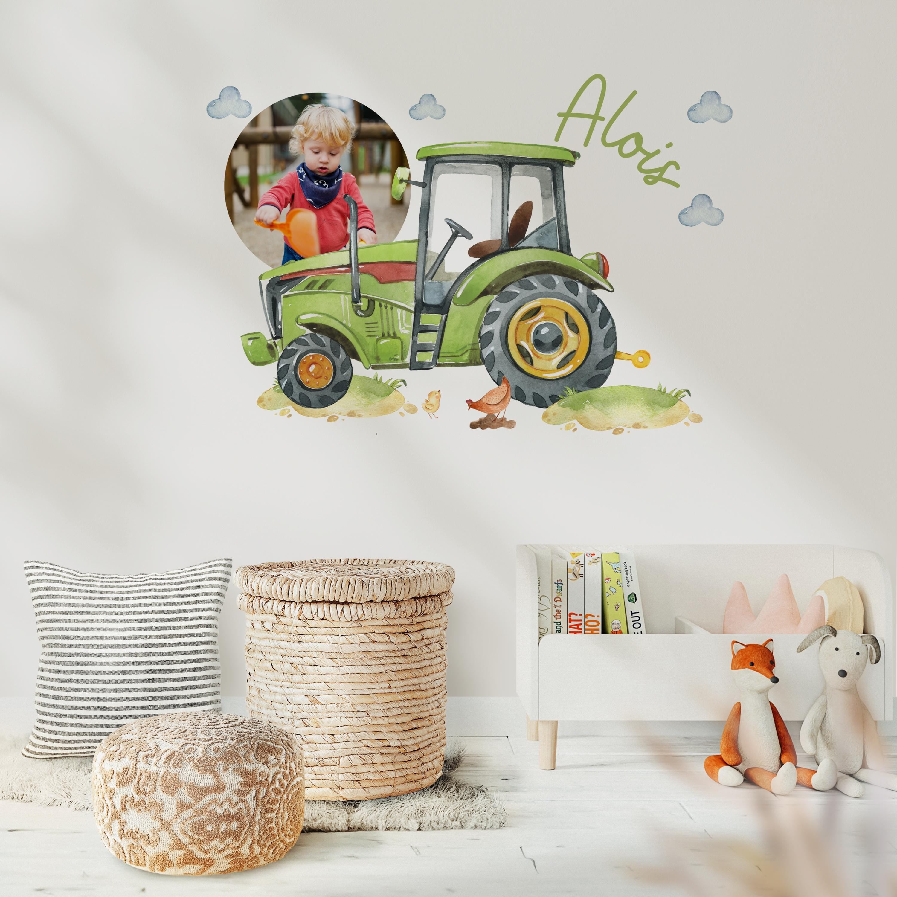 Wandtatoo Wandbild Wandaufkleber Wandsticker mit Foto personalisiert Kinderzimmerdeko Traktor grün Trecker Kinderzimmer