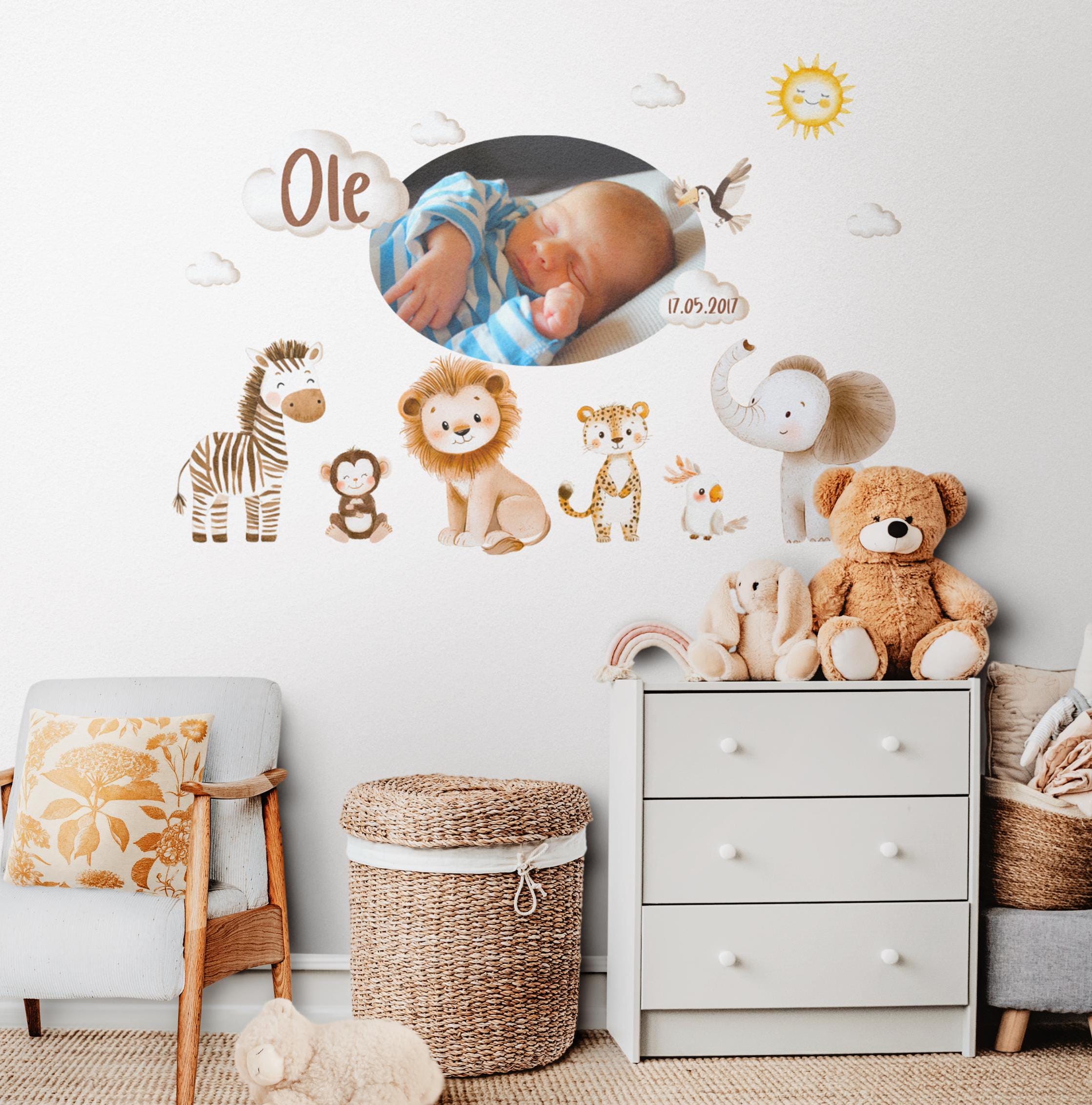 Wandtatoo Wandbild mit Foto Wandaufkleber Kinderzimmer personalisiert Dschungeltiere Safaritiere Löwe Giraffe Zebra für das Babyzimmer