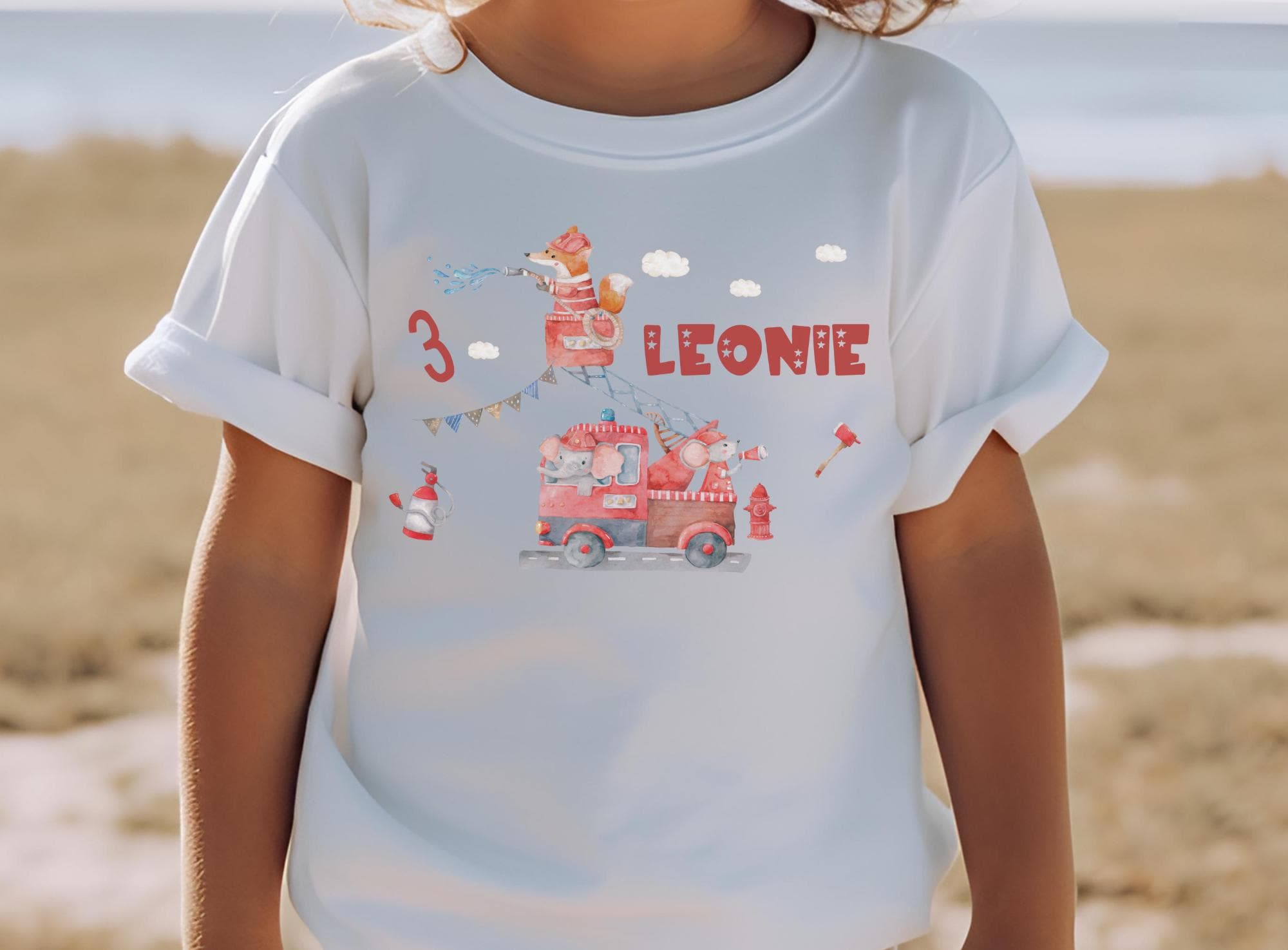 Personalisierbares Kindergeburtstagsshirt mit Elefant, Fuchs und Maus – Tiermotiv für Kinder mit Feuerwehr-Thema – mit Name und Alter