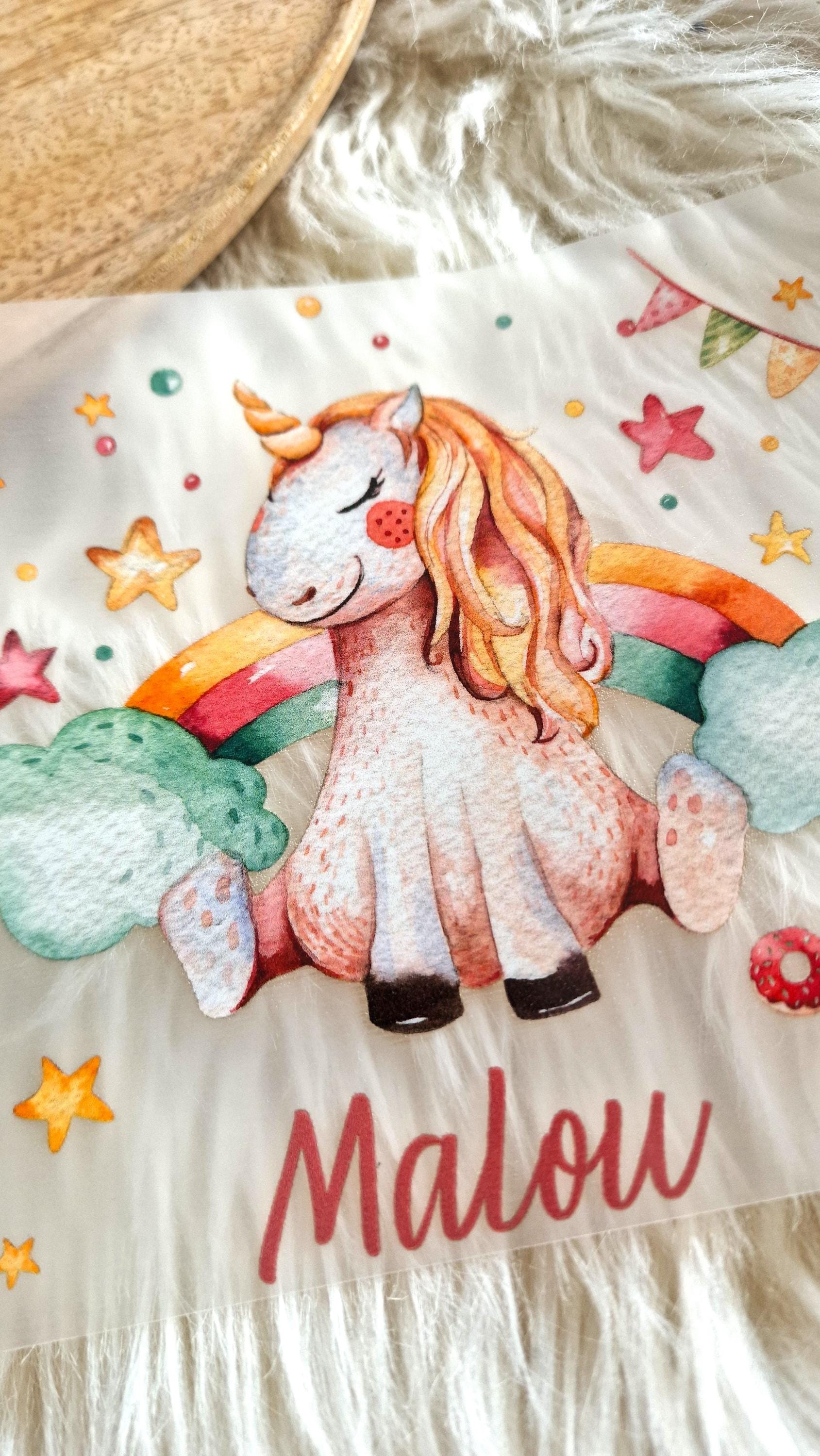 Einhorn Bügelbild Regenbogen – personalisiert mit Name & Zahl – Aufbügler für Shirt – DIY Applikation DTF für kleidung – Appliques & Patches