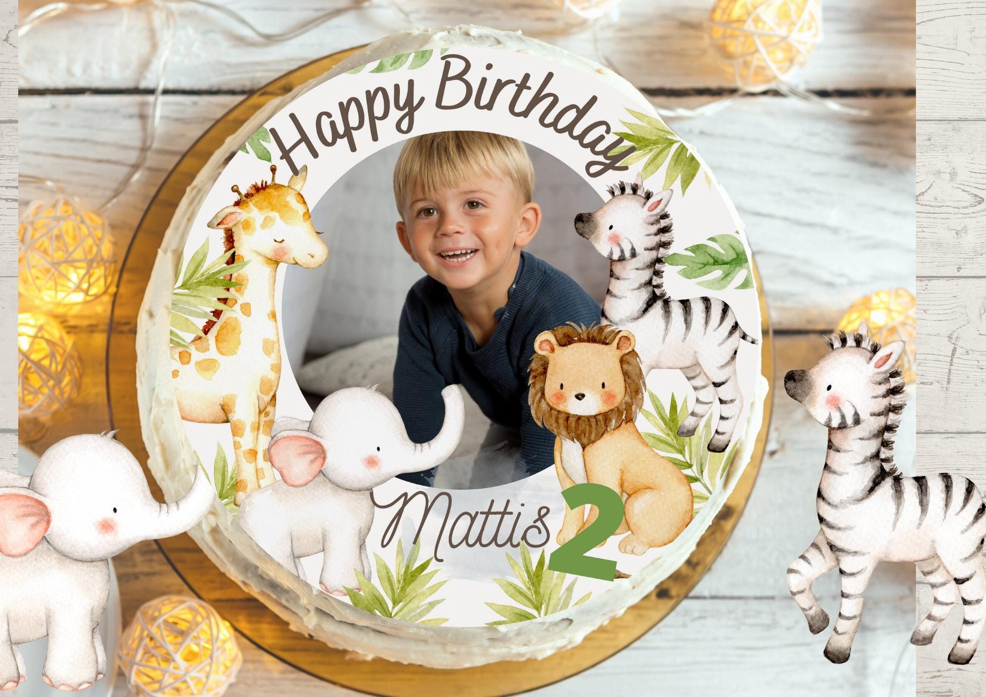 Safari Tortenaufleger mit Foto – Fondantbild Löwe personalisiert – Dschungel Geburtstag – Wild One Motiv – 20 cm – Party Decor
