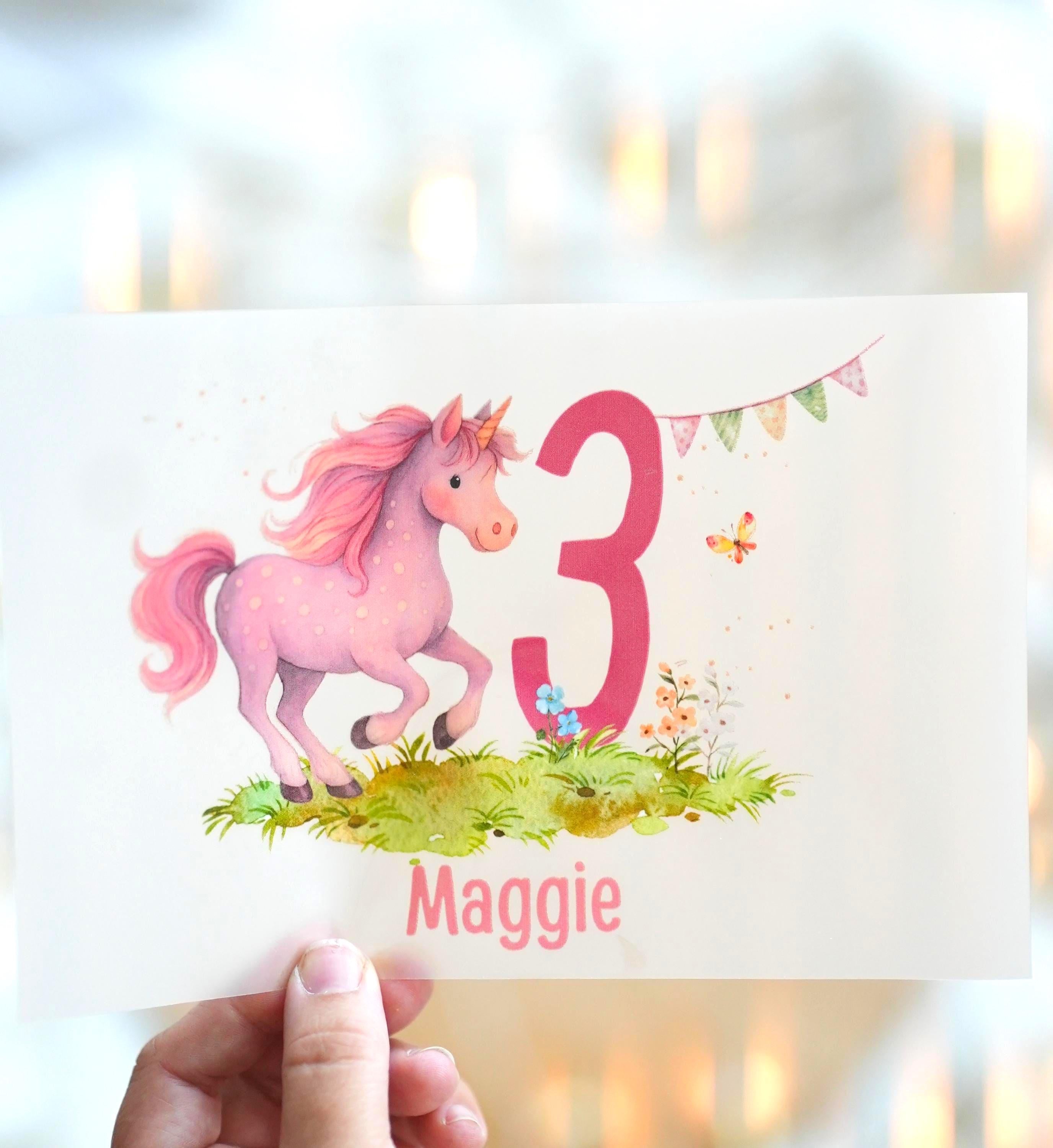 Einhorn Bügelbild mit Zahl & Name – personalisiert für Geburtstag – Aufbügler für Shirt – Zahl 1–6 – A4 oder A5 – Appliques & Patches