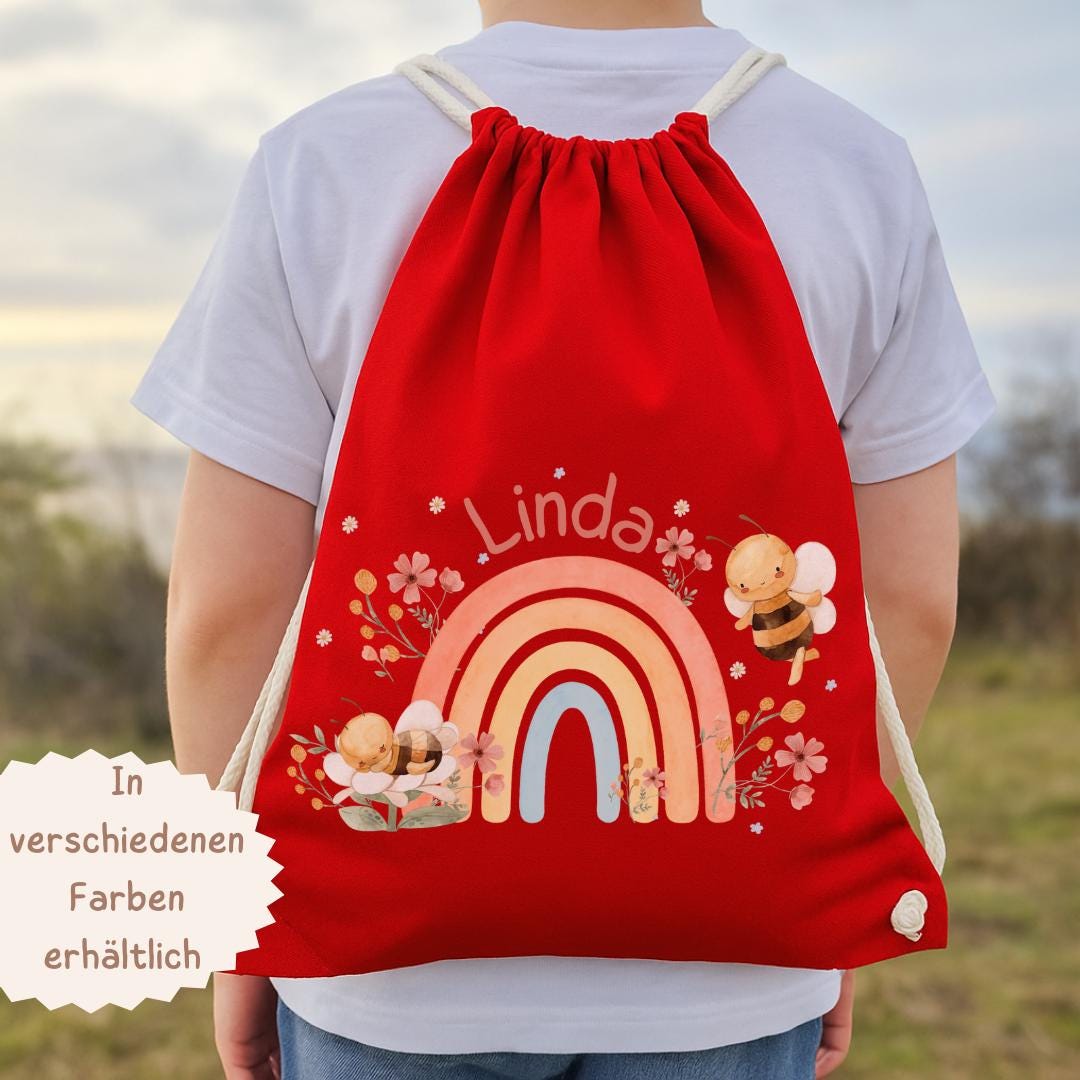 Turnbeutel mit Namen – Regenbogen & Bienen Motiv – personalisierte Kita Tasche – Wechselwäschebeutel – Geschenk Einschulung – Team Sports & Gym Bags