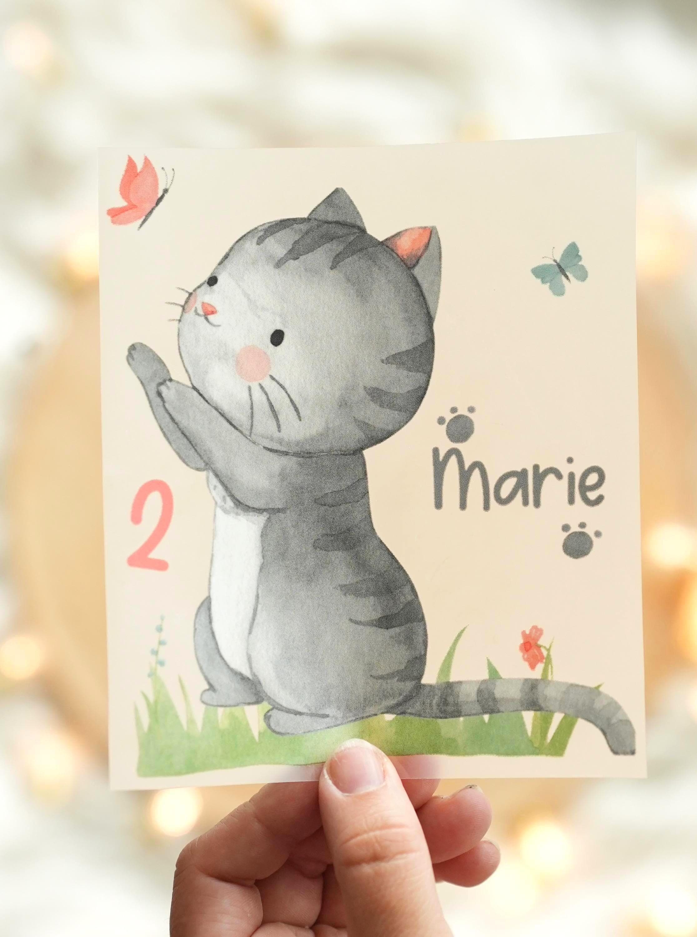 Personalisiertes Bügelbild mit süßer Aquarell-Katze, Name & Alter inklusive. Für Geburtstagsshirts, Babybodys oder Kissen – in A4 oder A5. – Appliques & Patches