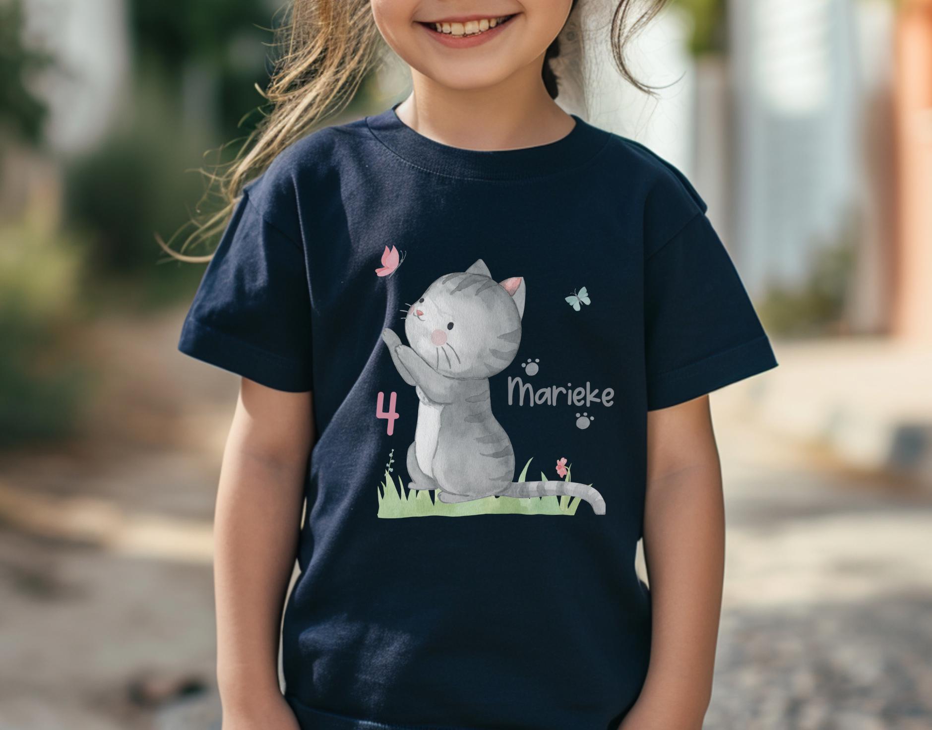 Geburtstagsshirt Katze – mit Name & Alter – personalisiert – Aquarellmotiv – Baumwolle 80–128 – Geschenk und Alltagsliebling – T-shirts