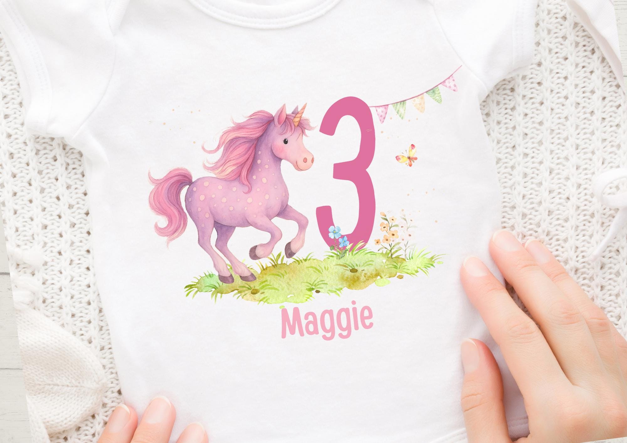 Einhorn Bügelbild mit Zahl & Name – personalisiert für Geburtstag – Aufbügler für Shirt – Zahl 1–6 – A4 oder A5 – Appliques & Patches