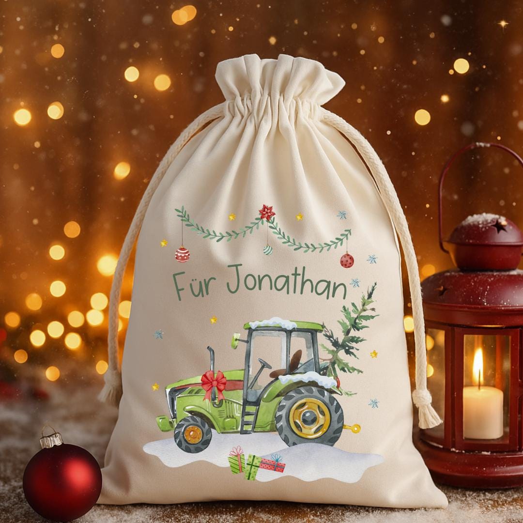 Geschenkbeutel Weihnachten personalisiert - Grüner Traktor mit Weihnachtsbaum – Nikolaussack & Geschenksäckchen mit Name für – Gift Wrapping
