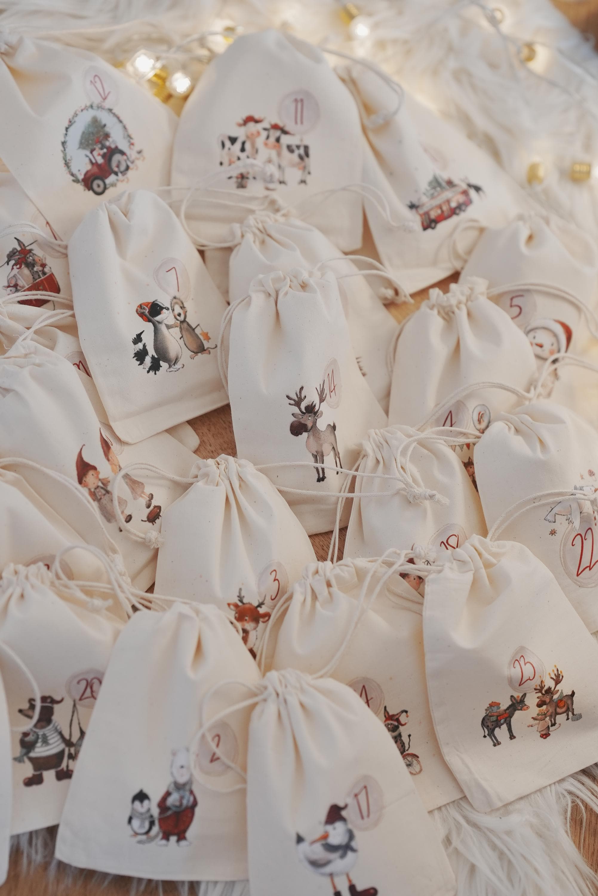 Bügelbilder Adventskalender Zahlen – DIY Adventskalender selber machen – Stoffsäckchen gestalten – Weihnachts Bügelbilder – Advent Calendars